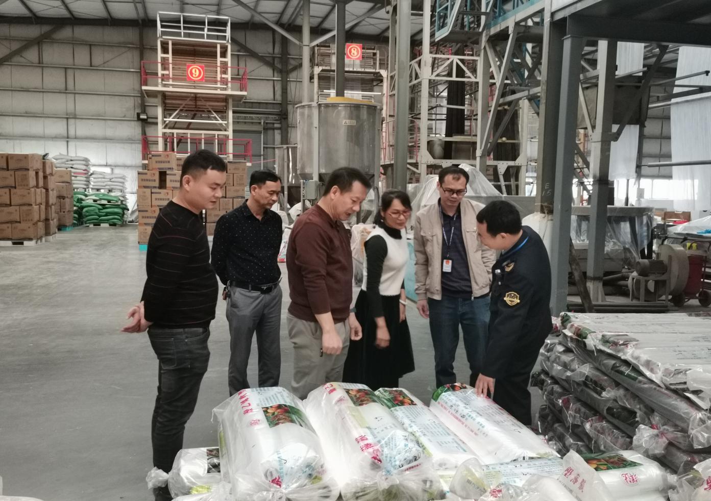 护航春耕生产，广西扶绥县市场监管局精准发力农资监管 地膜等农资质量保卫战在行动